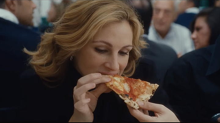 Julia Roberts eating pizza in "Eat, Pray, Love"
